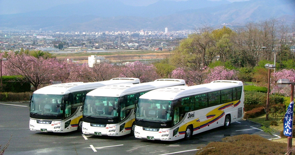 沢井観光自動車バス3台並び